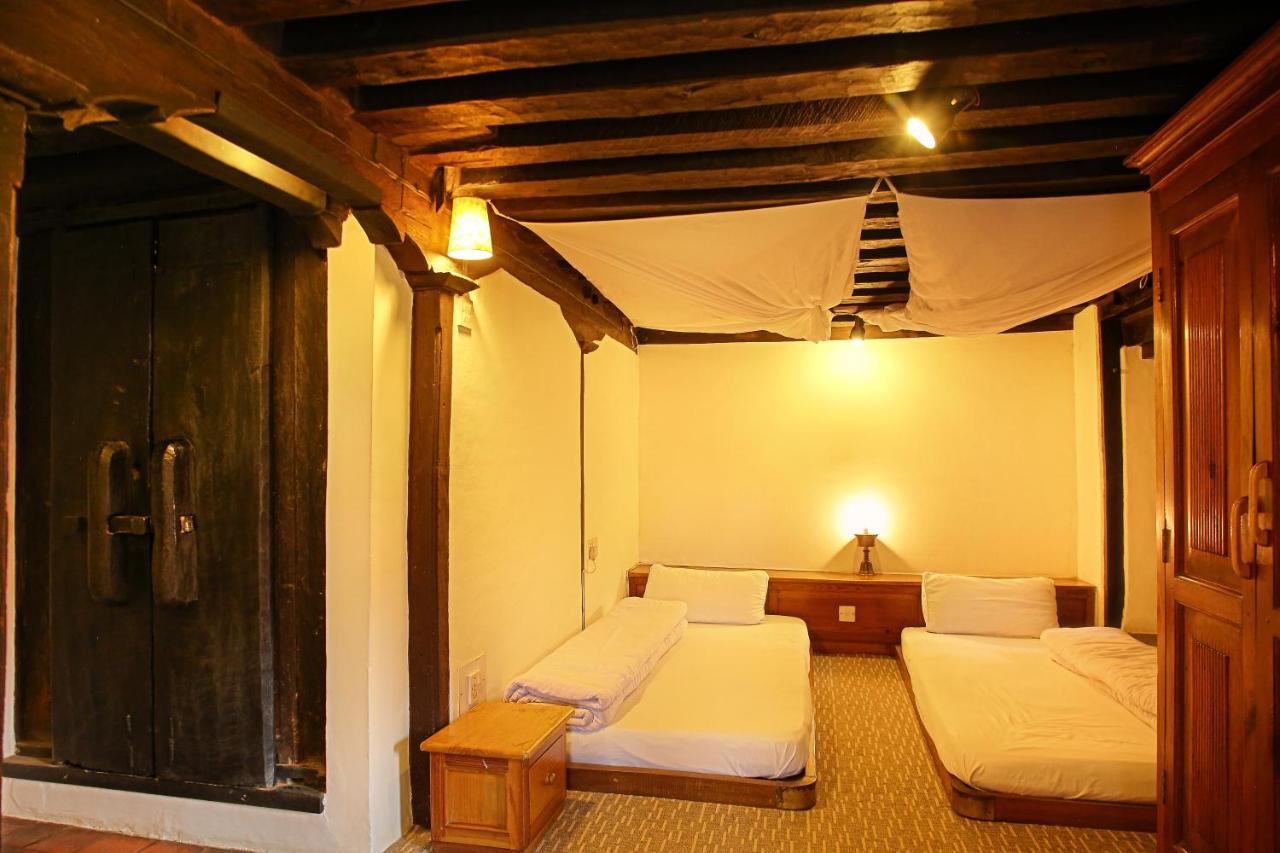 Newa Chen Historic House Unesco Lalitpur Exteriör bild